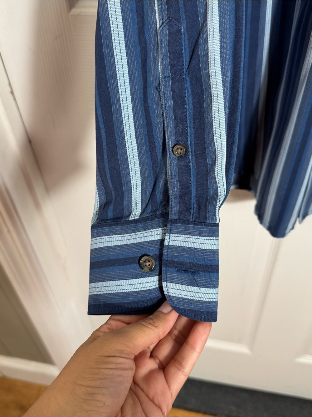 Tommy Bahama 100% Silk Striped Button Down Shirt Blue Men’s LG - Picture 6 of 8